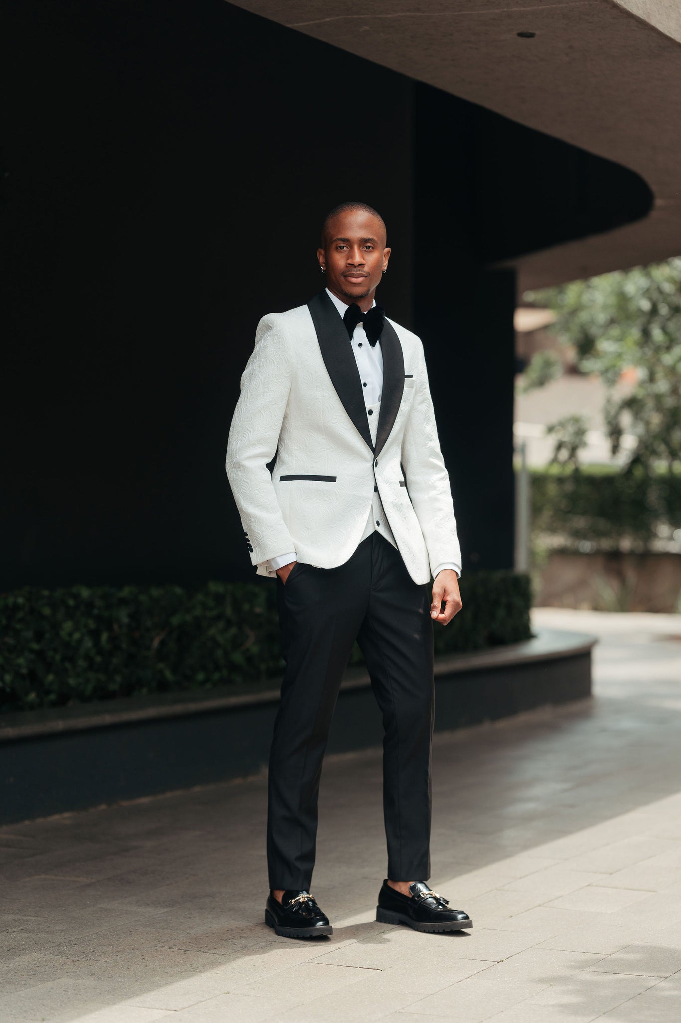 Shawl Lapel White Tuxedo Suit